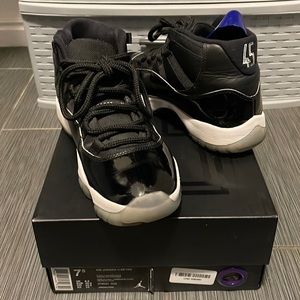 Air Jordan 11 Retro size 7.5